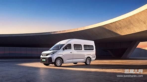 NAVECO领胜V100开启预售12.98万起 11方重载新能源宽体轻客上新