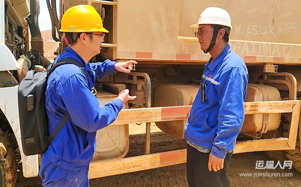 海外客户点赞徐工售后服务