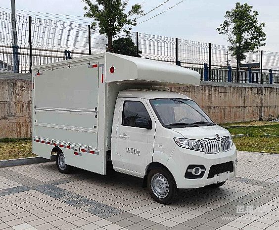 鑫源汽车金杯T3 经典型 102马力 4X2 3米 厢式国六微卡载货车 (JKC5032XSHD6L0)的产品封面图