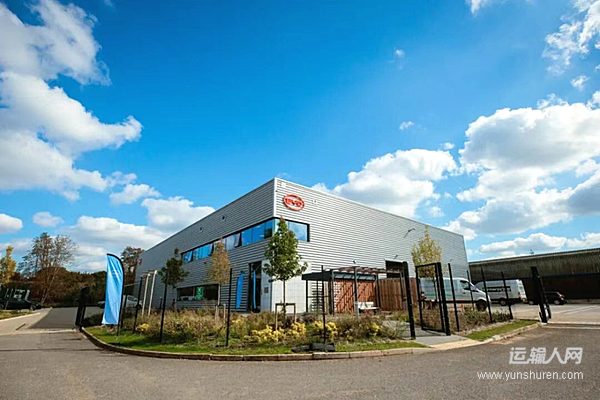 位于英国白金汉郡的比亚迪电动大巴电池售后服务中心