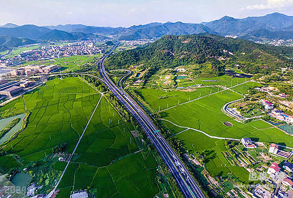 保通保畅助丰收 河南开通千条农机绿色通道 减免通行费3470.10万元