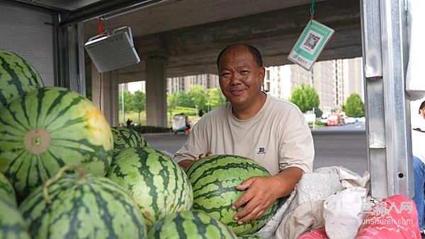 凌晨三点出发 一趟赚回900块——河南瓜农的