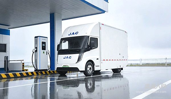 江淮1卡坤鹏ET9：冷链、绿通、城际样样行