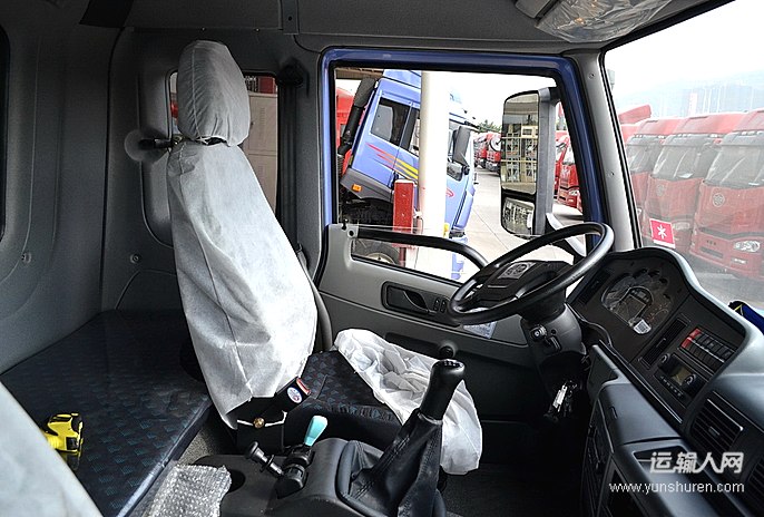 青岛解放新悍威j5m重卡260马力4x24200mm天然气lng牵引车ca4163p1k2na