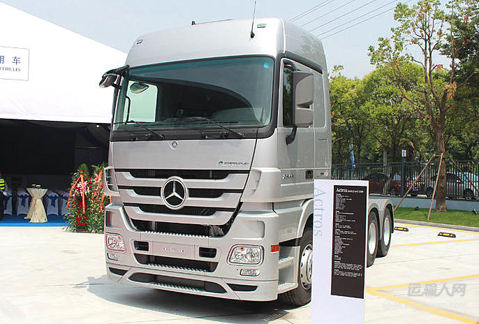 奔驰卡车actros重卡旗舰版480马力6x2r牵引车型号2648ls