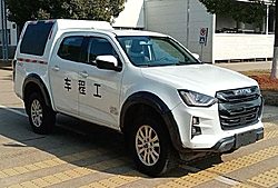 江西五十铃铃拓 铃辉版 2.5L柴油 150马力 自动档双排皮卡