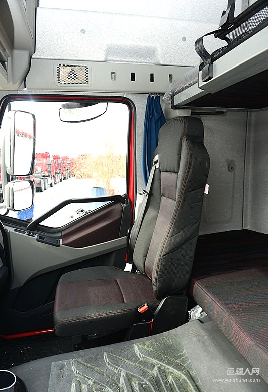 2013款解放 j6p重卡 350马力 4x2 牵引车(ca4180p63k2ae4)驾驶室第