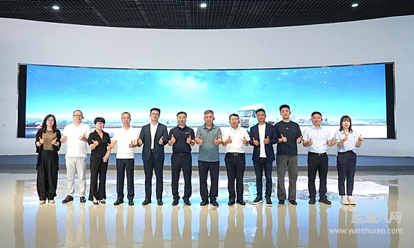 三方携手 协力共赢!首批30台欧曼银河5M 14N燃气车交付华北客户
