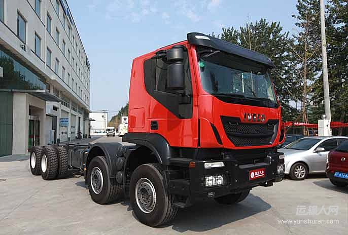 依维柯trakker系列重卡8x4500马力自卸车底盘at410t50