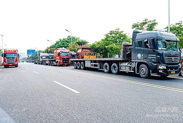 打通南向东南亚物流通道 上合示范区新增跨境货运干线