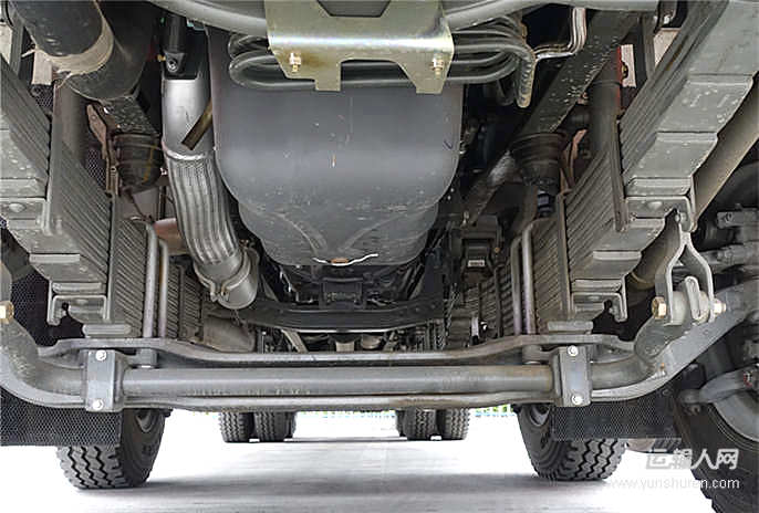 底盘_中国重汽 汕德卡 g7 440马力 8*4 7.