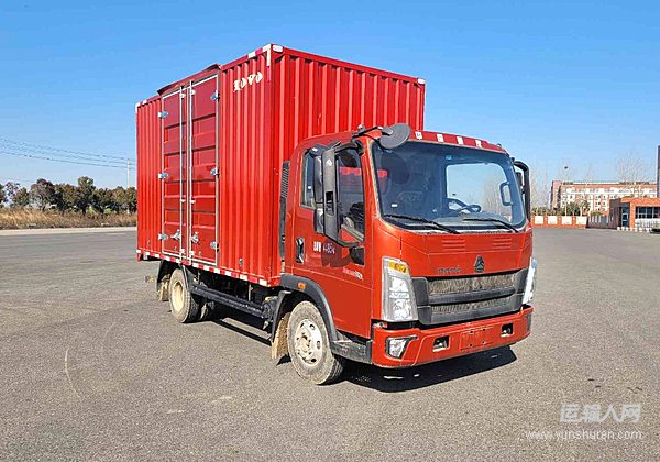 火爆交车 HOWO悍将M成功交付新疆伊犁大客户