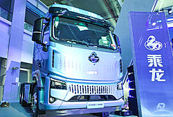 东风柳汽乘龙 翼威5 360kw 6 X 4 纯电动重卡牵引车(LZ4250H5DZBEV3)宁德时代400.61kwh