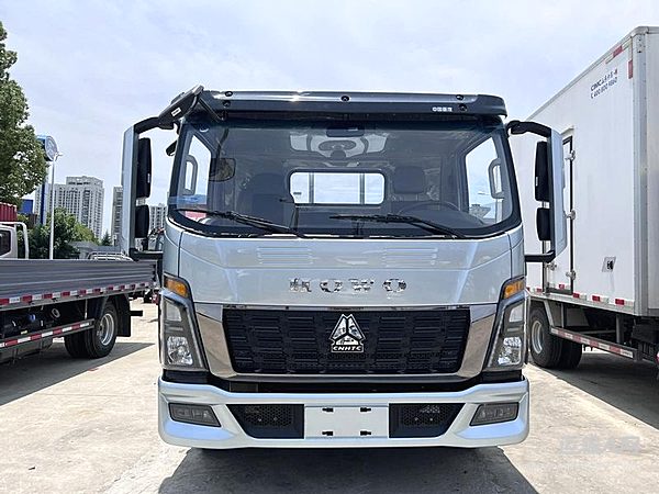 howo统帅告诉你什么才是真正的高端轻卡标兵